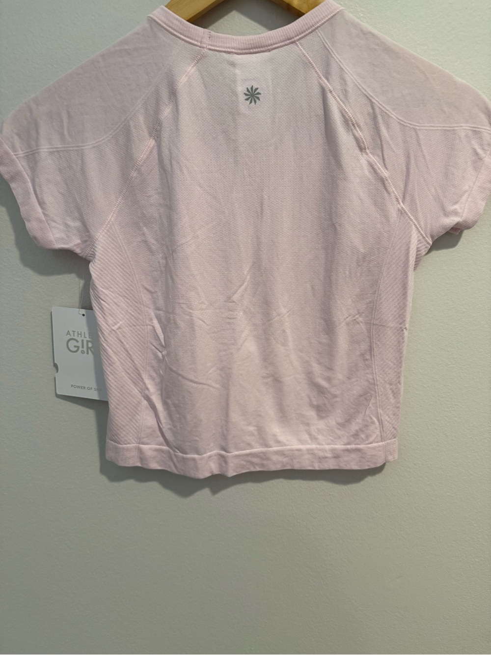 NWT Athleta Girl Power Up Sport Length Tee Pink Seamless Active Top M 8-10 - Picture 2 of 9